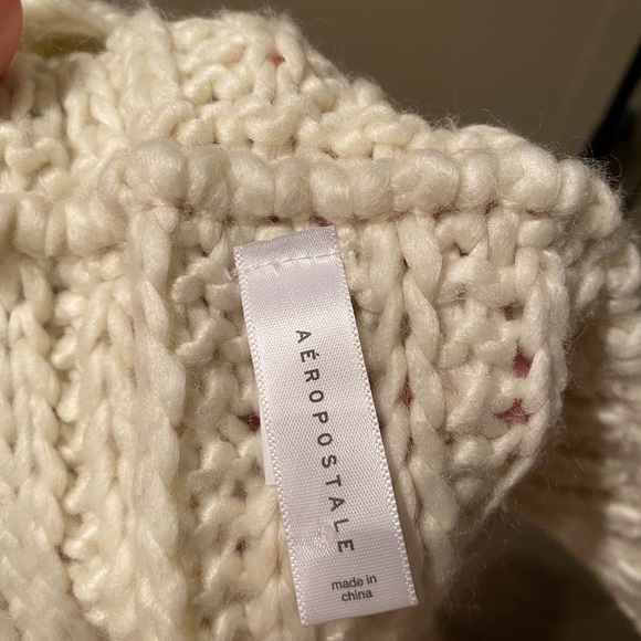 Aeropostale scarf
DM for more information - Picture 2 of 2